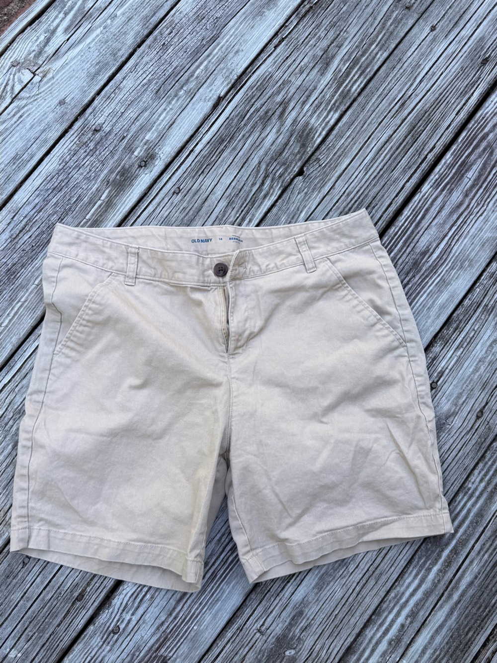Old Navy Light Khaki Women’s Bermuda Shorts